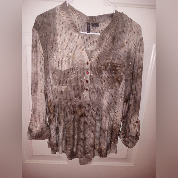 new directions Tops - 3/$10 New Directions Petite Top PXL V Neck Popover Studded Roll tab  blouse